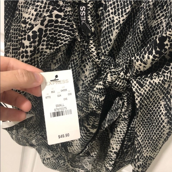 Express Backless Top Snake Print - Picture 4 of 7
